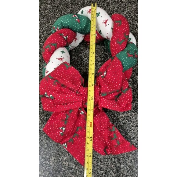 Vintage Handmade Quilted Braided Christmas Fabric Door / Wall Wreath - Picture 4 of 4